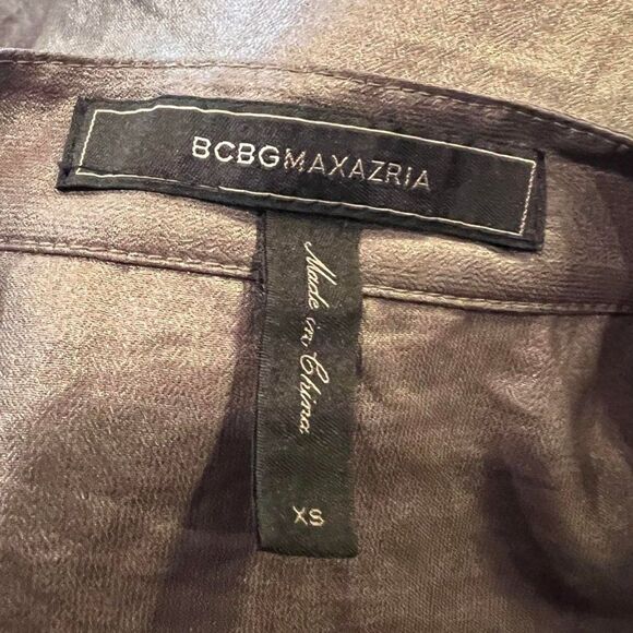 BCBGMAXAZRIA Long Sleeve Silky Button Down Shirt Size X-Small - Picture 2 of 3